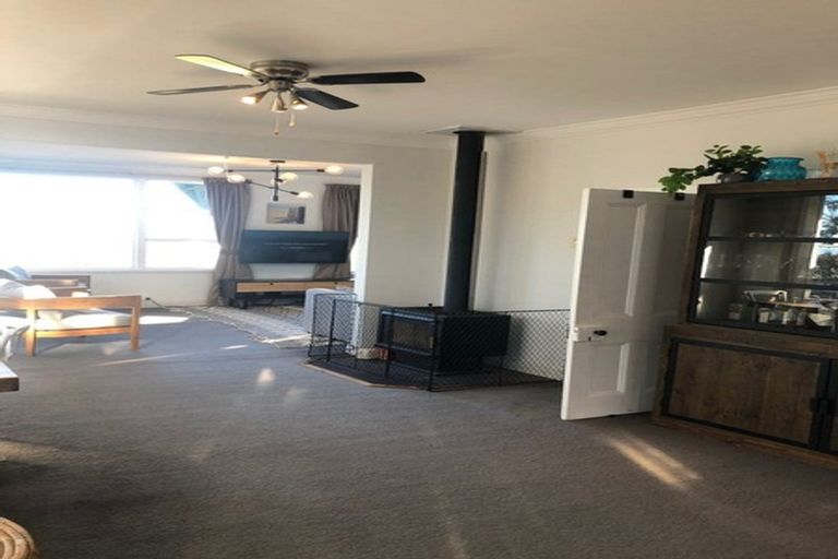 Photo of property in 17 Queen Street, Brighton, Dunedin, 9035