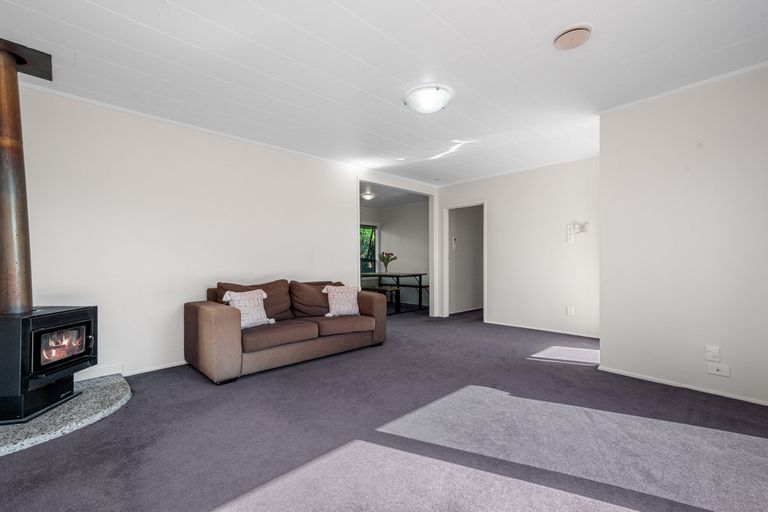 Photo of property in 21 Hepburn Road, Glendene, Auckland, 0602