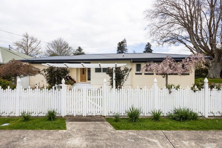 Photo of property in 36 Grey Street, Cambridge, 3434