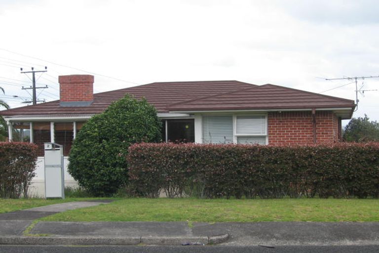 Photo of property in 2/13 Edgeworth Road, Glenfield, Auckland, 0629