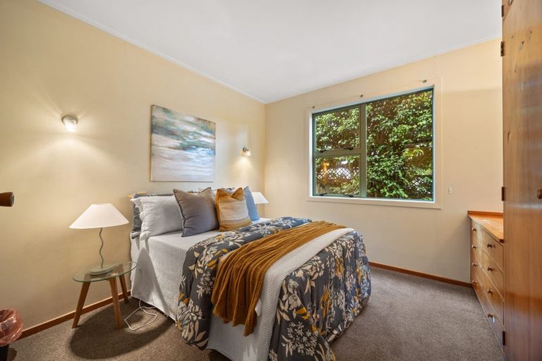 Photo of property in 11 Cheriton Road, Mellons Bay, Auckland, 2014