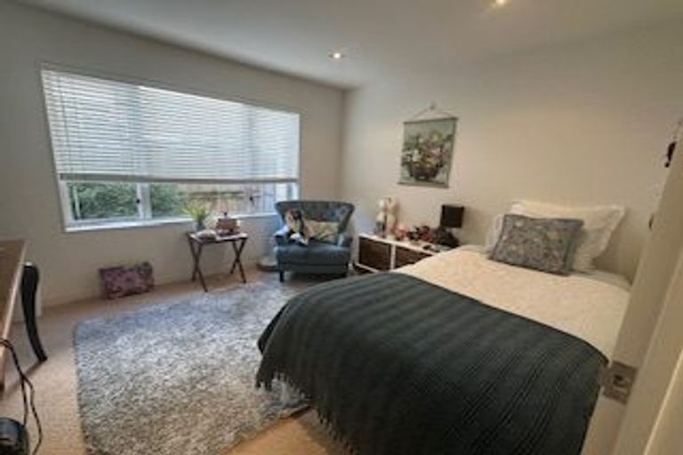 Photo of property in 46 Hattaway Avenue, Bucklands Beach, Auckland, 2012
