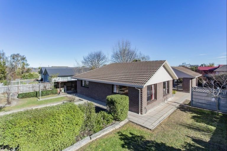 Photo of property in 16 Ebert Place, Rangiora, 7400