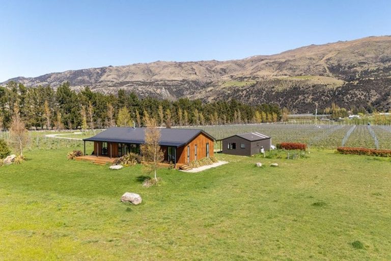 Photo of property in 90 Willowbank Road, Queensberry, Cromwell, 9383