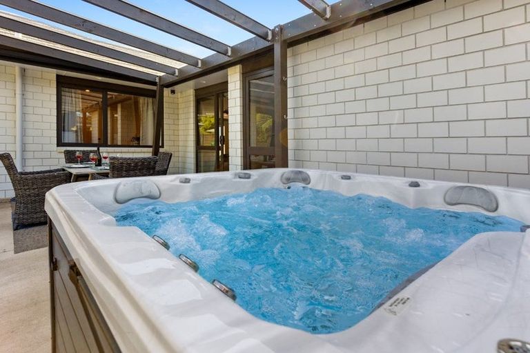 Photo of property in 7 Pike Place, Ferndale, New Plymouth, 4310