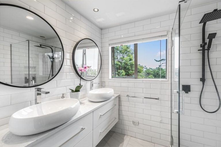 Photo of property in 68 Upper Harbour Drive, Greenhithe, Auckland, 0632