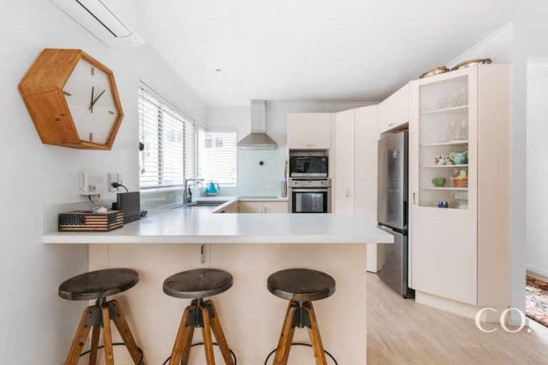 Photo of property in 4 Beach Grove, Omokoroa, 3114