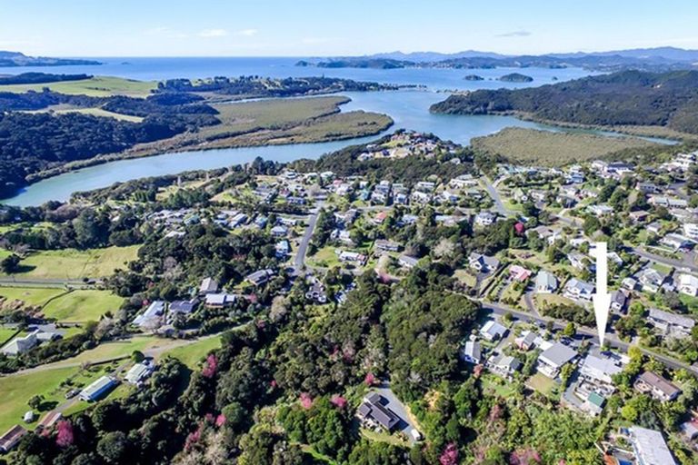 Photo of property in 10 Falls View Road, Haruru, 0204