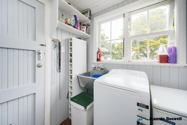 Photo of property in 654 Featherston Street, Roslyn, Palmerston North, 4414