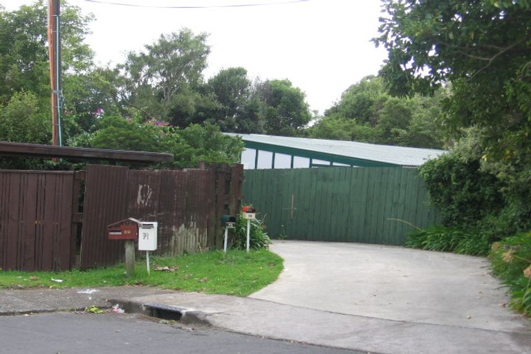 Photo of property in 69 Kelman Road, Kelston, Auckland, 0602