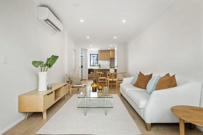 Photo of property in 22 Rauawa Lane, Hobsonville, 0616