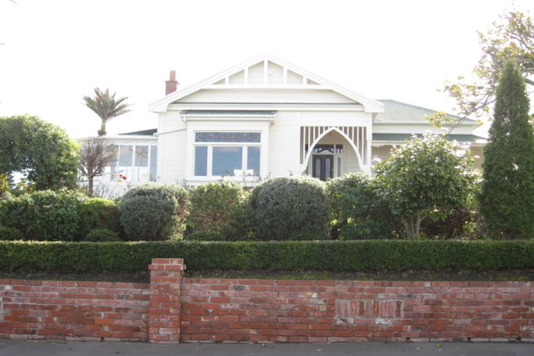 Photo of property in Cobden Villa Homestay, 11 Cobden Road, Bluff Hill, Napier, 4110