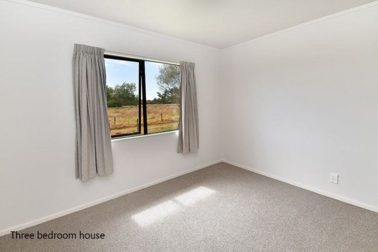 Photo of property in 323 South Head Road, South Head, Helensville, 0874