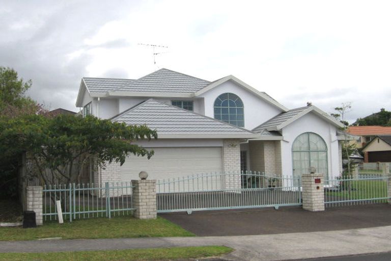 Photo of property in 1 Hogarth Rise, West Harbour, Auckland, 0618