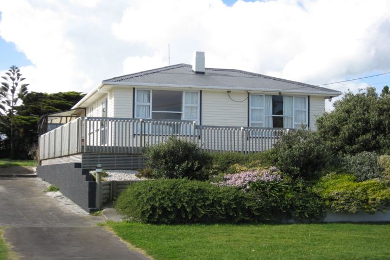 Photo of property in 84 Karaka Street, Castlecliff, Whanganui, 4501