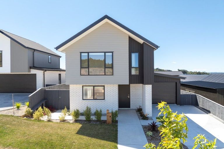 Photo of property in 41a Kikorangi Drive, Wainui, 0992