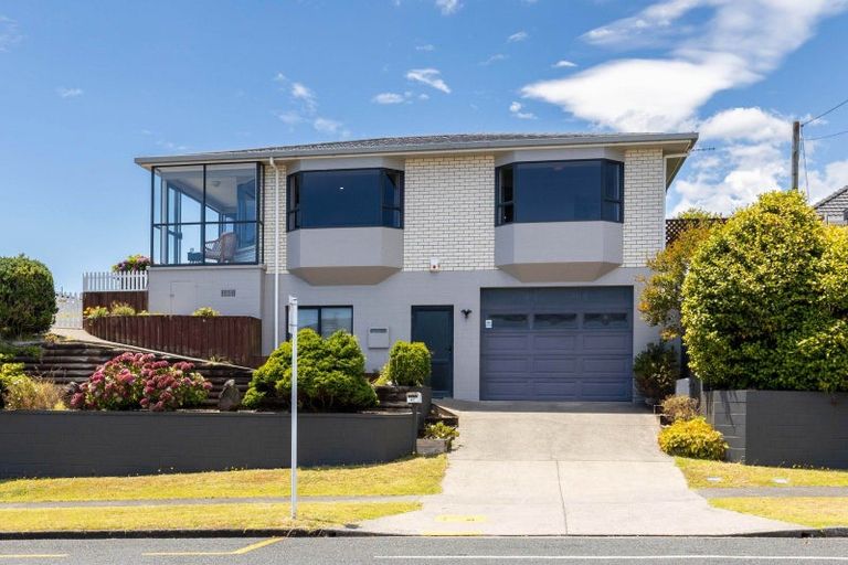 Photo of property in 47 Paynters Avenue, Strandon, New Plymouth, 4312