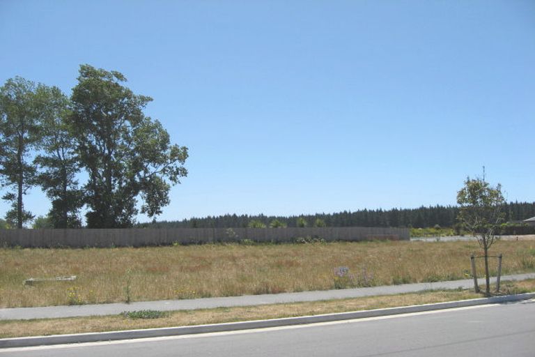 Photo of property in 4 Reka Street, Parklands, Christchurch, 8083