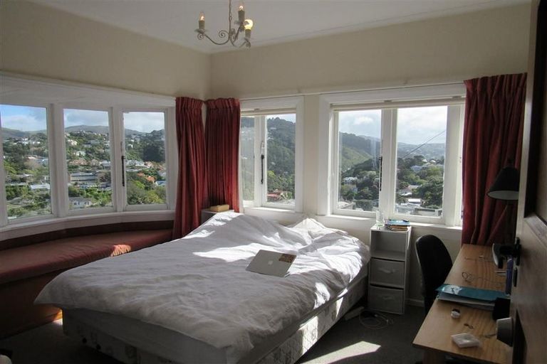 Photo of property in 7 Saint Michaels Crescent, Kelburn, Wellington, 6012