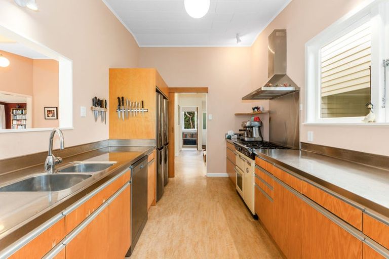 Photo of property in 20 Kohekohe Road, Waikanae, 5036