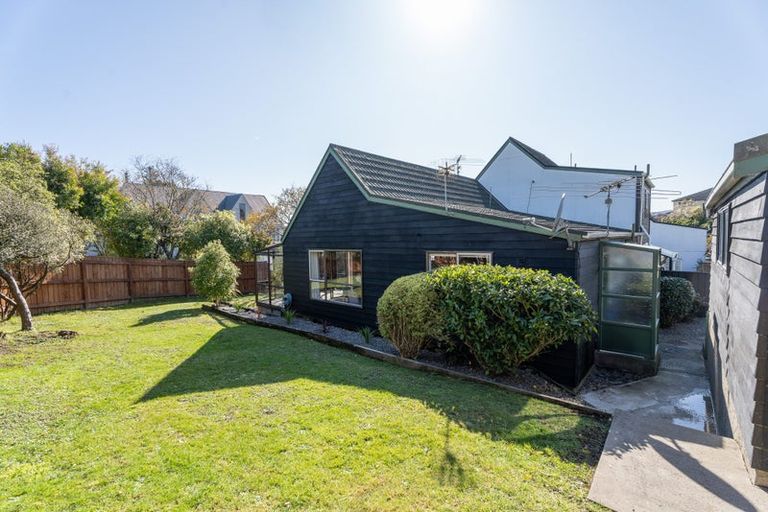 Photo of property in 2 Makatote Grove, Churton Park, Wellington, 6037