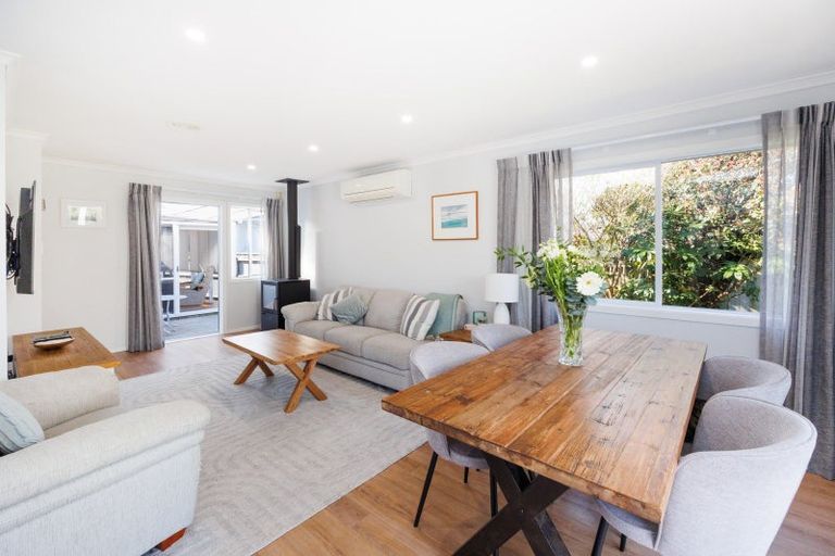 Photo of property in 37 Parkland Crescent, Terrace End, Palmerston North, 4410