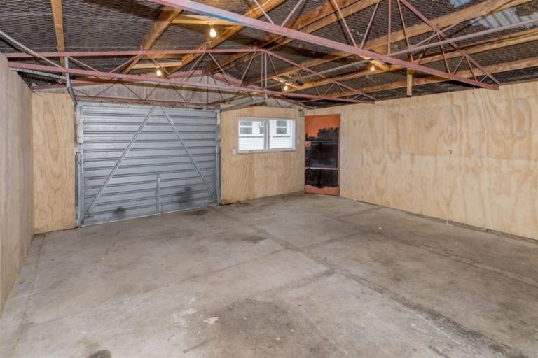 Photo of property in 20 Featherston Street, Levin, 5510