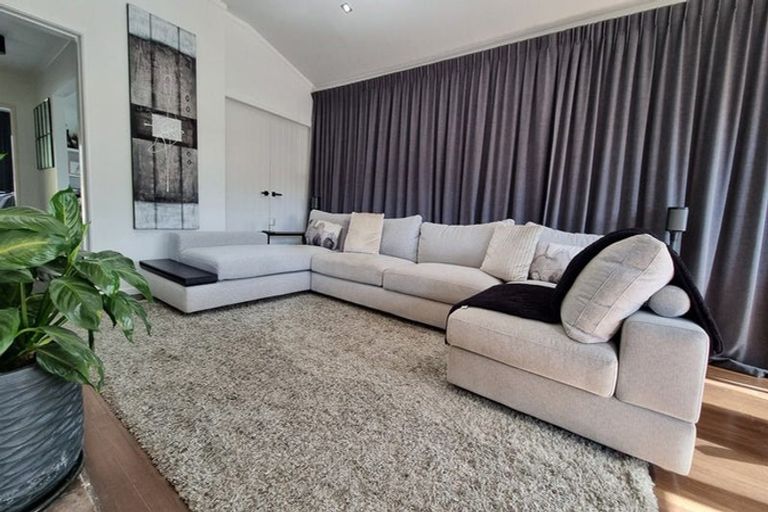 Photo of property in 1/7 Opua Street, Belmont, Auckland, 0622