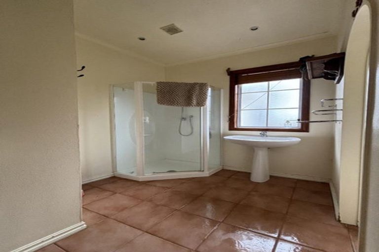 Photo of property in 88 Mangorei Road, Strandon, New Plymouth, 4312