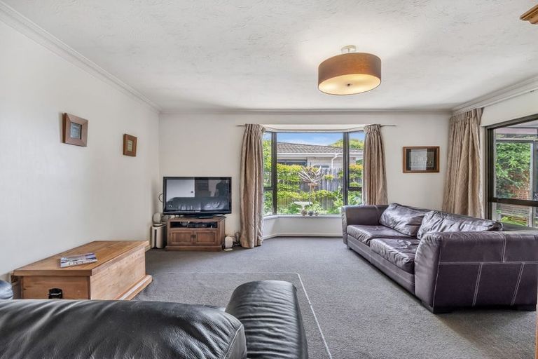 Photo of property in 2/56 Aorangi Road, Bryndwr, Christchurch, 8053