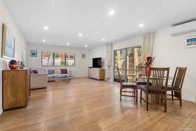 Photo of property in 1/76 Glamorgan Drive, Torbay, Auckland, 0630