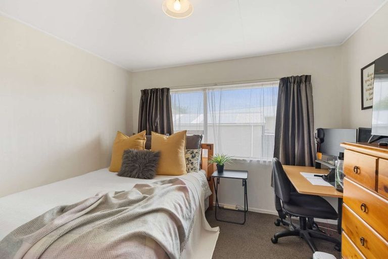 Photo of property in 44a Geraldine Crescent, Cloverlea, Palmerston North, 4412