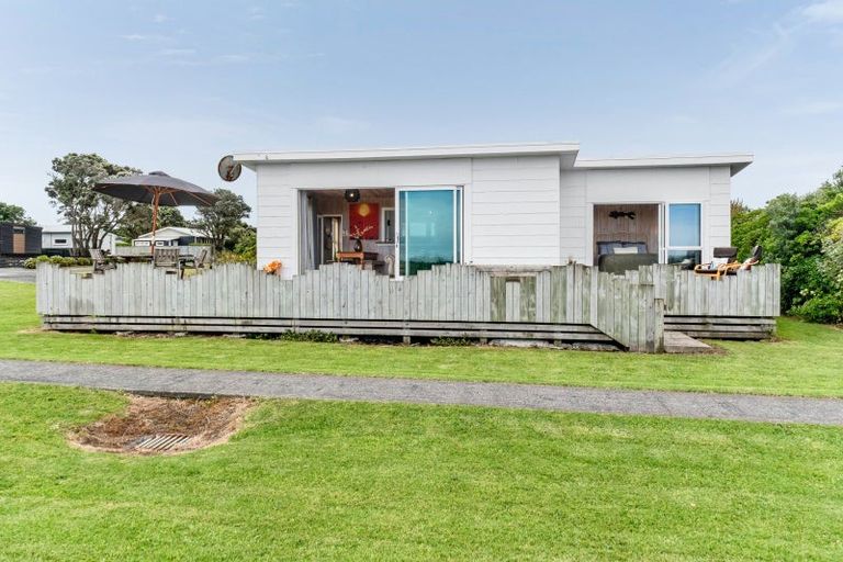 Photo of property in 11 Hector Place, Opunake, 4616