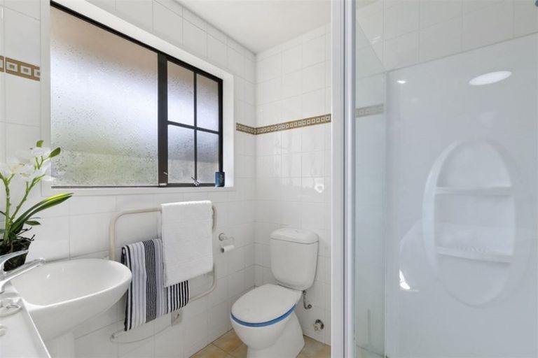 Photo of property in 274 Memorial Avenue, Burnside, Christchurch, 8053