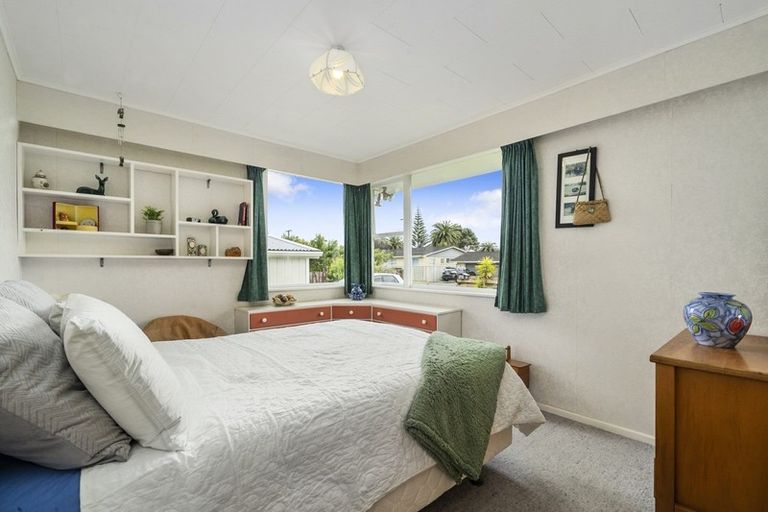Photo of property in 36 Michael Road, Paraparaumu Beach, Paraparaumu, 5032