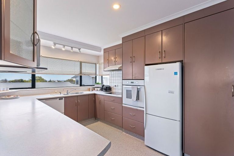 Photo of property in 47 Paynters Avenue, Strandon, New Plymouth, 4312