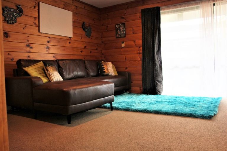 Photo of property in 2/157 Verbena Road, Birkdale, Auckland, 0626