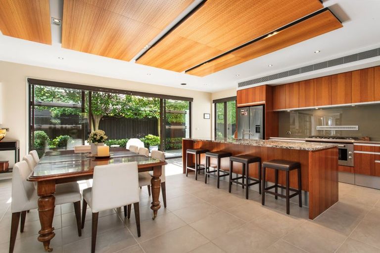 Photo of property in 21a Devonport Lane, St Albans, Christchurch, 8014