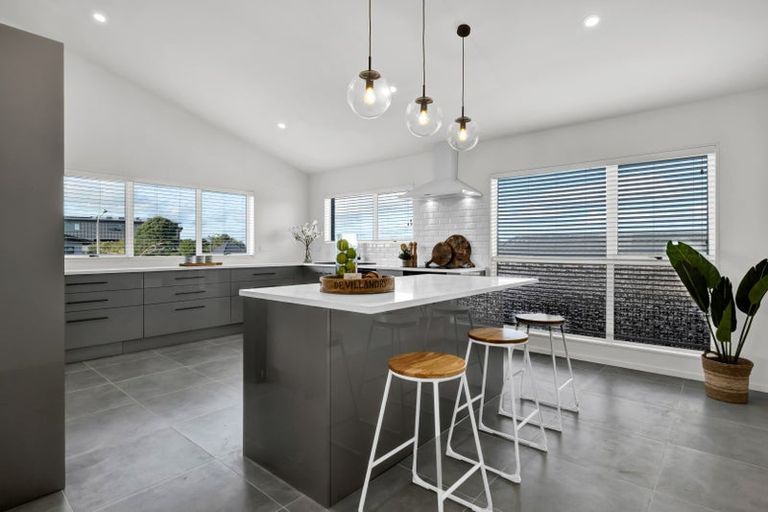 Photo of property in 20 Tiverton Crescent, Whalers Gate, New Plymouth, 4310