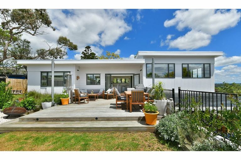 Photo of property in 6 Brian Crescent, Stanmore Bay, Whangaparaoa, 0932