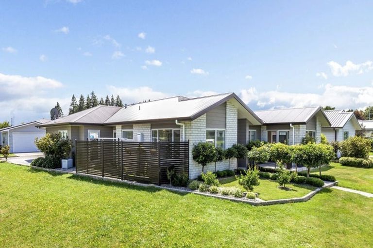 Photo of property in 8 Maison Way, Rangatira Park, Taupo, 3330