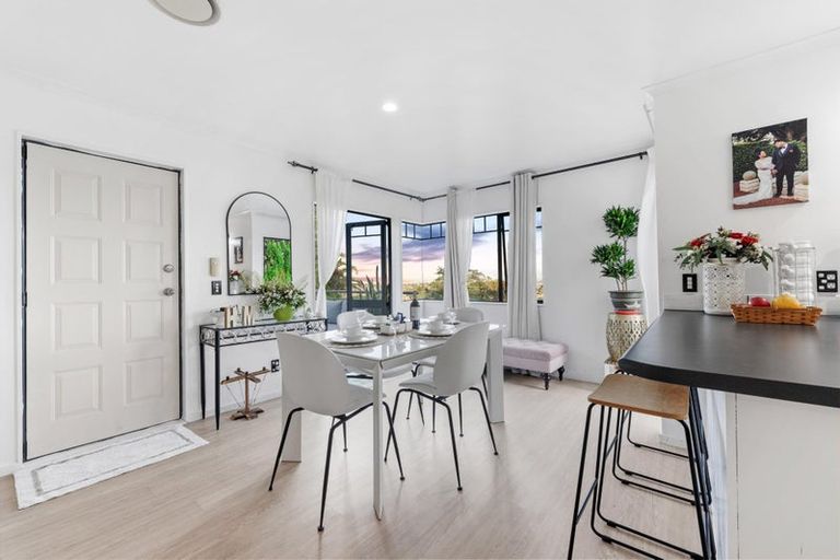 Photo of property in 56 Garton Drive, Massey, Auckland, 0614