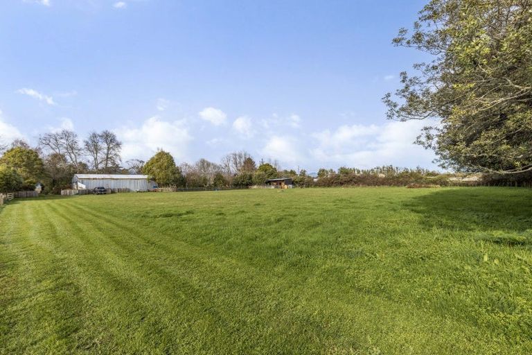 Photo of property in 154 Main Road, Levin, 5510