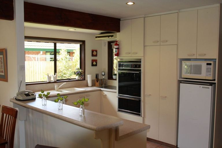 Photo of property in 28 Tyndale Place, Ilam, Christchurch, 8041