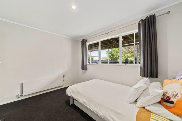 Photo of property in 4 Ingle Avenue, Waipahihi, Taupo, 3330