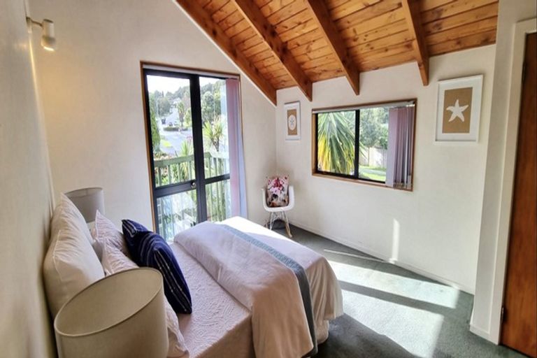 Photo of property in 2/6 Eugenia Rise, Totara Heights, Auckland, 2105