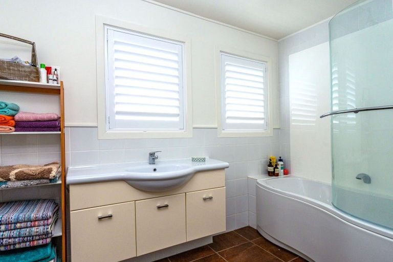 Photo of property in 82 Douglas Street, Highfield, Timaru, 7910