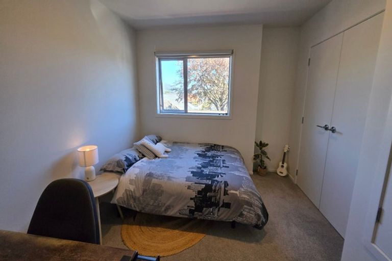 Photo of property in 5 Mcgrath Way, Taita, Lower Hutt, 5011