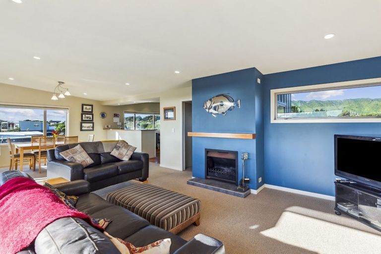 Photo of property in 33 Marram Way, Peka Peka, Waikanae, 5391