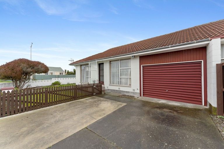 Photo of property in 84 Pacific Road, North New Brighton, Christchurch, 8083